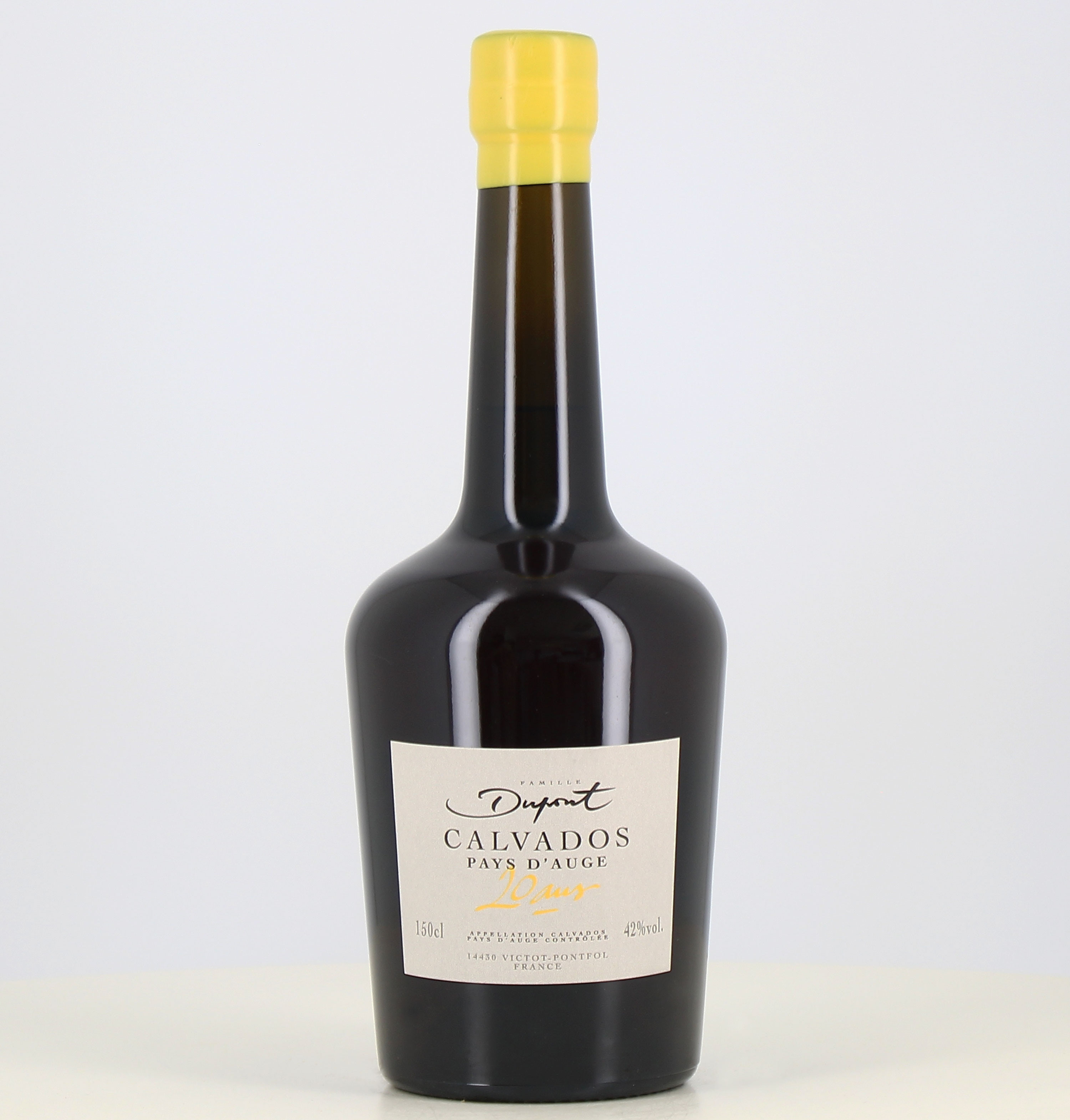 Magnum calvados Pays d'Auge Dupont 20 ans 42°This translates to:Magnum calvados Pays d'Auge Dupont 20 years old 42° Magnum calvados Pays d'Auge Dupont 20 ans 42°This translates to:Magnum calvados Pays d'Auge Dupont 20 years old 42°