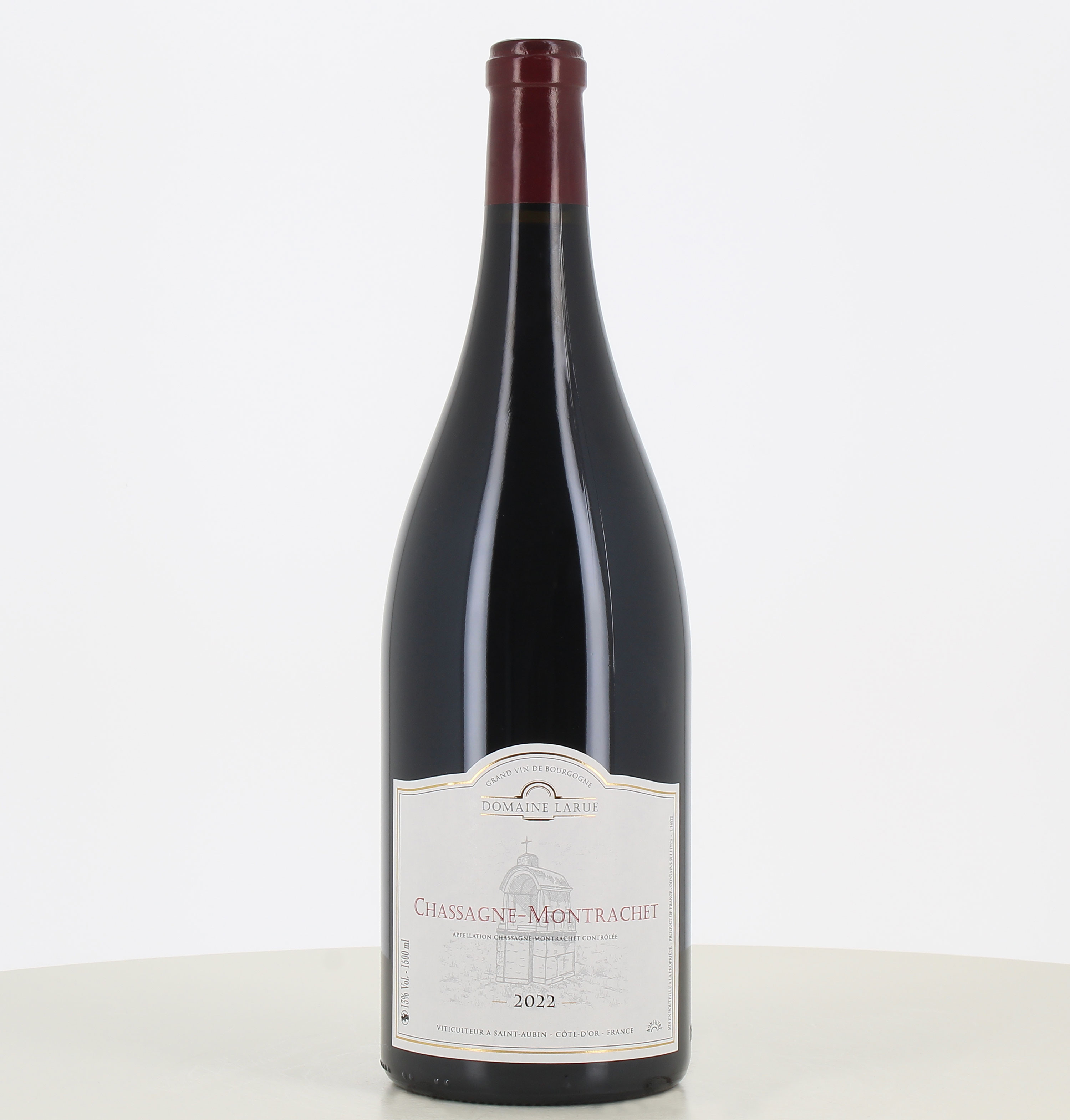 Magnum de vino tinto Chassagne-Montrachet del dominio Larue 2022. 