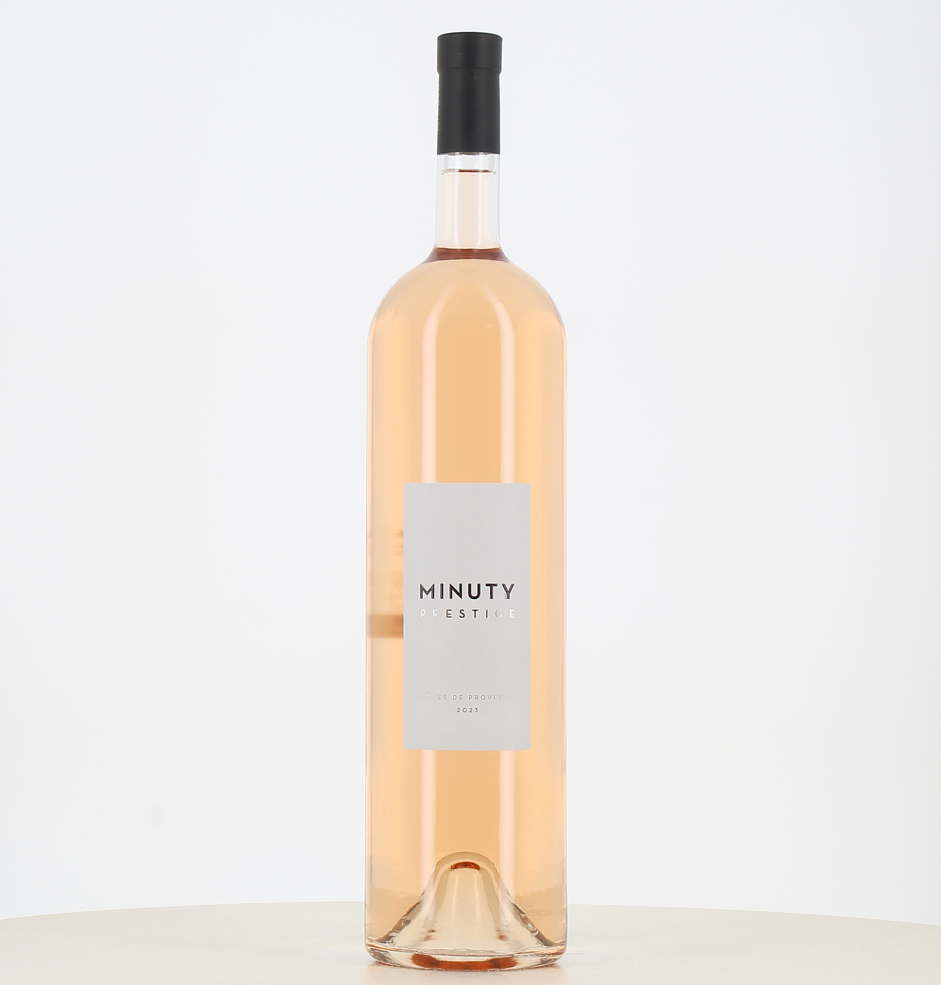 Jeroboam de vino rosado Minuty Prestige Côtes de Provence 2023. Jeroboam de vino rosado Minuty Prestige Côtes de Provence 2023.
