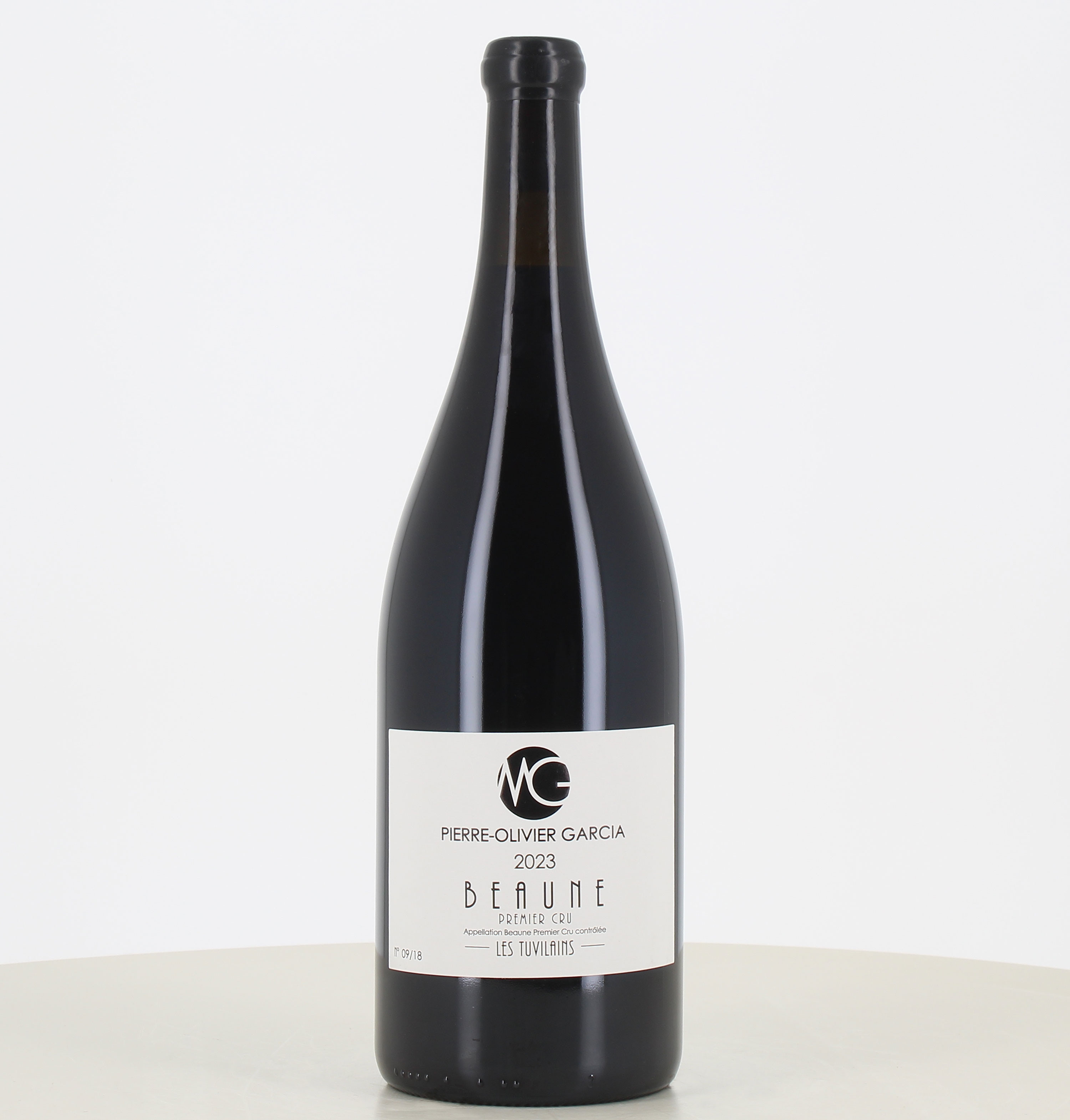 Magnum di vino rosso Beaune 1ᵉʳ Cru "Les Tuvilains" 2023 di Pierre Olivier Garcia. Magnum di vino rosso Beaune 1ᵉʳ Cru "Les Tuvilains" 2023 di Pierre Olivier Garcia.