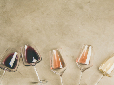 Comment bien choisir son vin grâce aux guides des vins